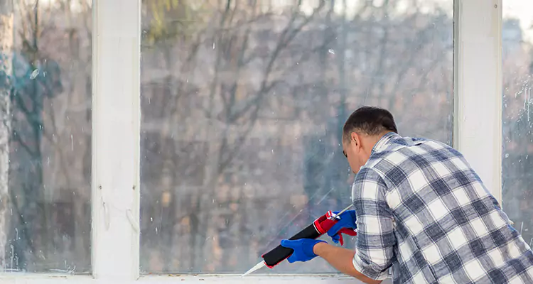 Quality Sliding Shower Door Repair for Closing Issues in Sarasota Springs, FL